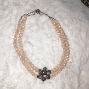 Flower with cream iridescent bead necklace set